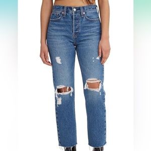 Levi’s Wedgie Straight distressed jeans